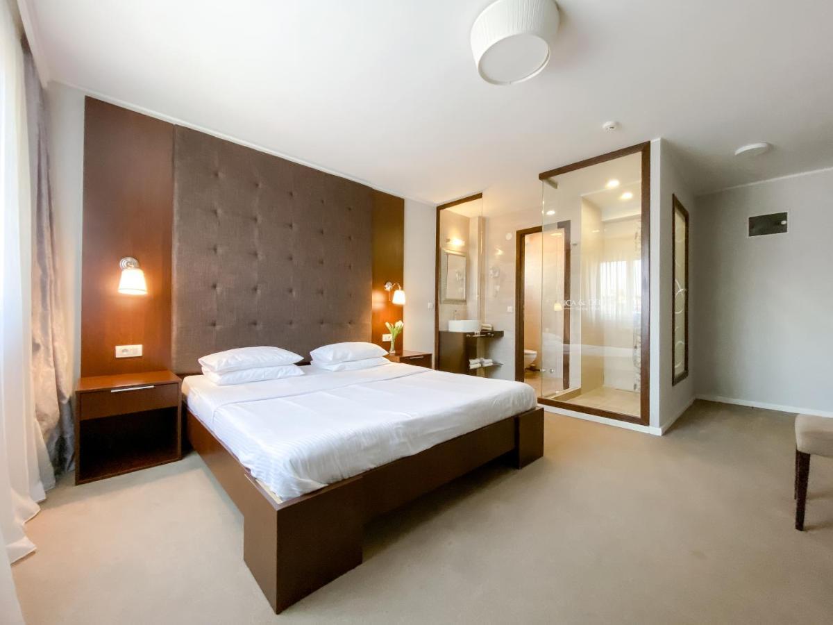 Luka De Luka Suites Belgrado Esterno foto